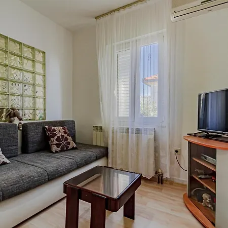 Apartment 646b *